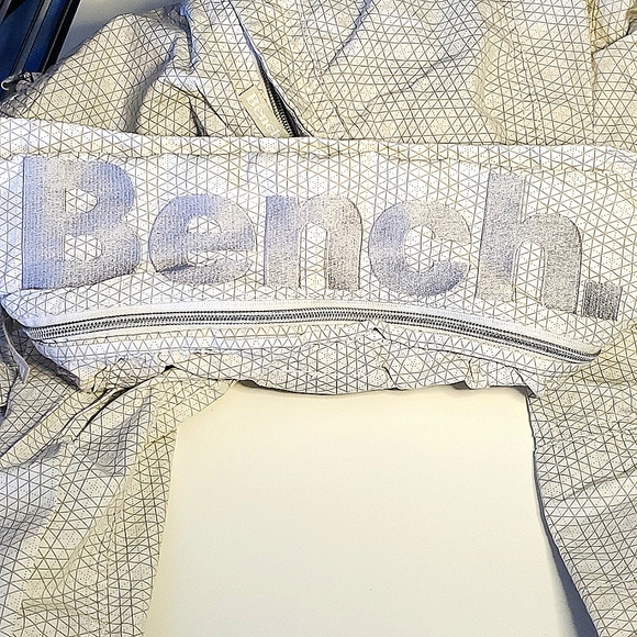 Bench Lightweight Cotton Windbreaker w/ Hidden Hood. White w/ Grey Geo Pattern. - Picture 7 of 14